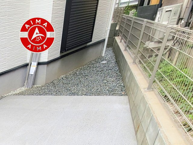 福岡市西区小戸1丁目第4-4棟（4号棟）のバルコニー|風をしっかりと感じられるバルコニーでは、毎日が洗濯日和です。広々としているので洗濯も楽しくなるでしょうし、気分転換にバルコニーからの眺めを楽しむのもいいでしょう。