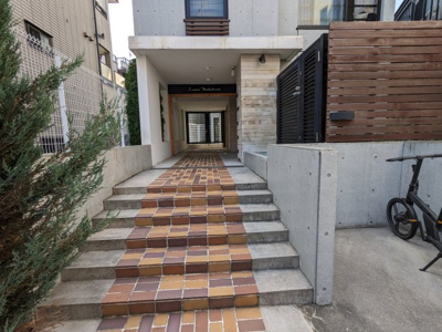 【エントランス】 | ラニ池袋 | 建物の内部です