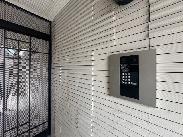 メロディハイム東帝塚山のエントランス