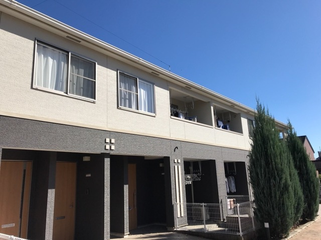 稲城市平尾１丁目のアパートの外観