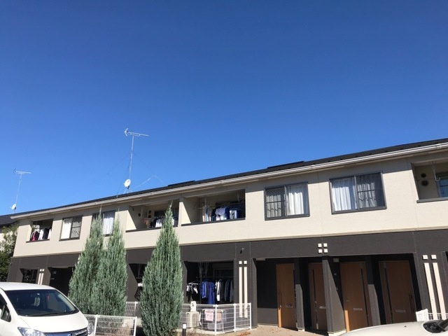 稲城市平尾１丁目のアパートの外観