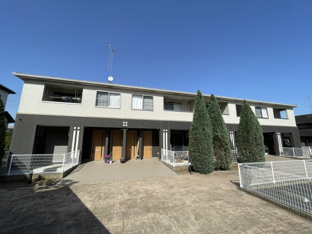 稲城市平尾１丁目のアパートの外観