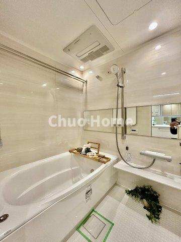 シティタワーズ豊洲ザ・ツイン サウスタワーの浴室|【バスルーム】暖房換気乾燥機付きシステムバスルーム。暖房・冷風・換気・乾燥など、毎日を快適に過ごせるうれしい機能が揃っています。雨の日の洗濯物も安心です。