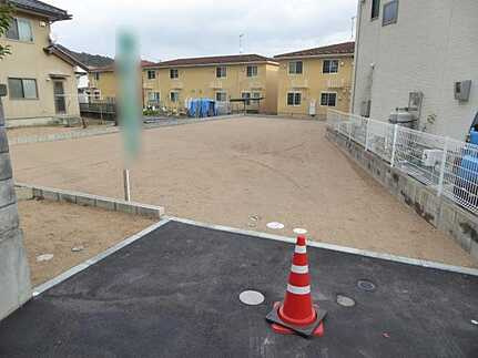 安佐北区亀山７丁目の前面道路含む現地写真