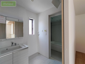 【独立洗面台】 | 小学校8分　スーパー5分　WIクローク付き　全4棟　1号棟