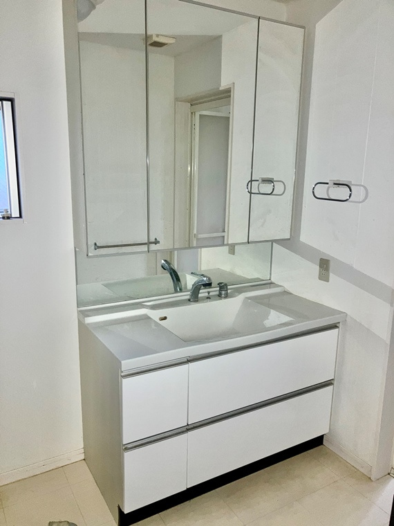 上用賀戸建の洗面所