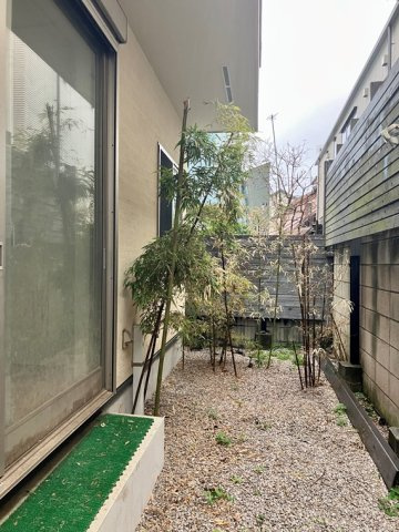 上用賀戸建の庭