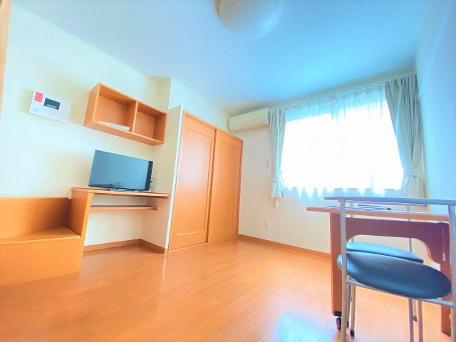 レオパレスサンライズ　Ⅱの居間・リビング