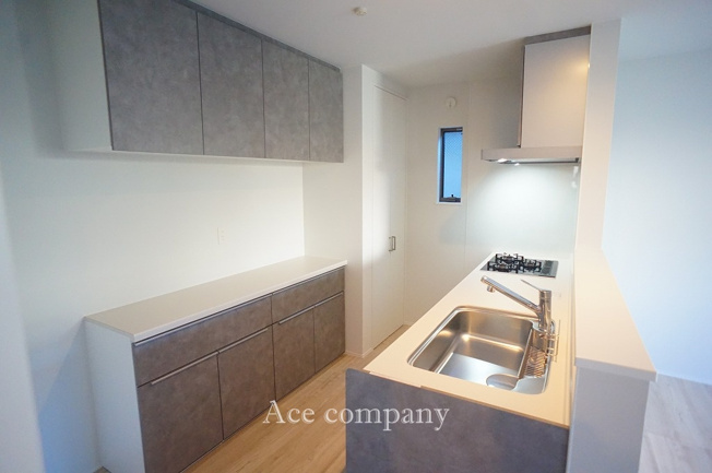 【キッチン】 | 八尾市竹渕1丁目 | 対面式のキッチン♪背面にカップボード付きです♪