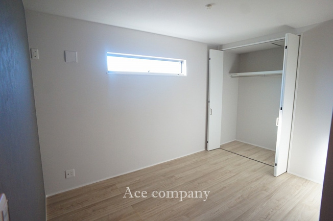 【内装】 | 八尾市竹渕1丁目 | 【3階：納戸6帖】クローゼット完備です♪