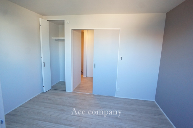 【子供部屋】 | 八尾市竹渕1丁目 | 【3階：洋室6帖】クローゼット完備です♪