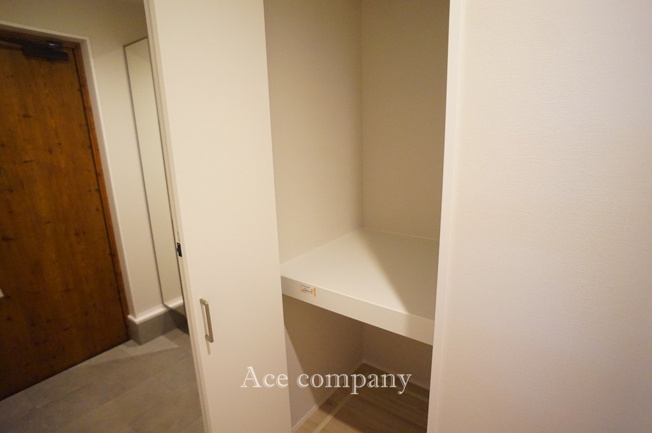 【収納】 | 八尾市竹渕1丁目 | 1階、廊下にある収納です♪収納内に床下収納も付いています♪