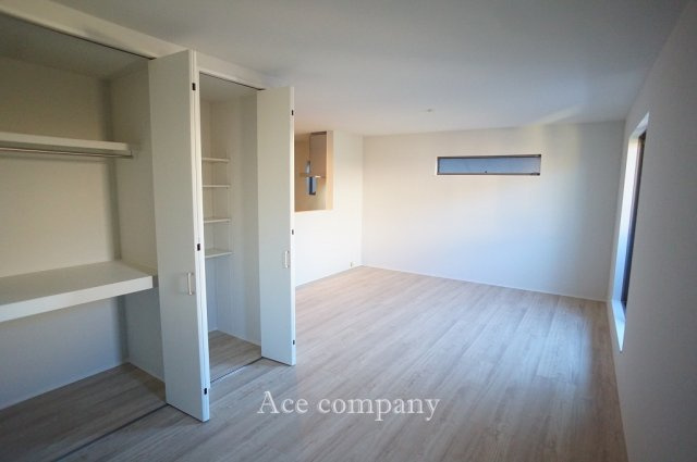 【居間・リビング】 | 八尾市竹渕1丁目 | 【LDK：ゆったり18.2帖】