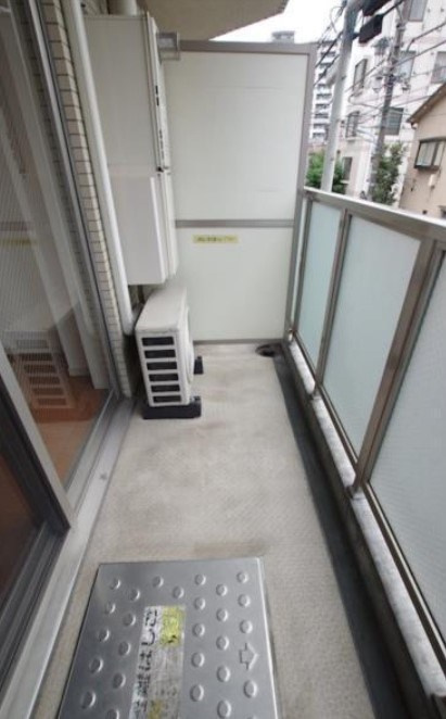 ブライズ西荻窪のバルコニー
