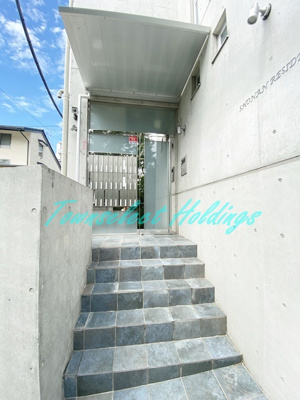 【エントランス】 | 湘南レジデンス | 清潔感のあるエントランスです♪