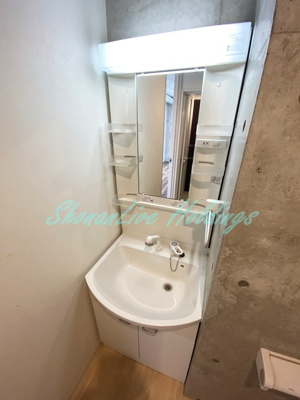 【洗面所】 | 湘南レジデンス | 明るい洗面所です