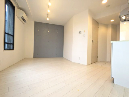 ラニ池袋の居間・リビング