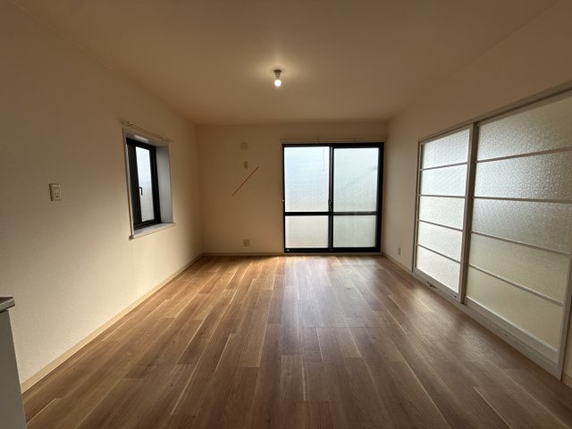 フローラル白浜Ｂ棟の居間・リビング