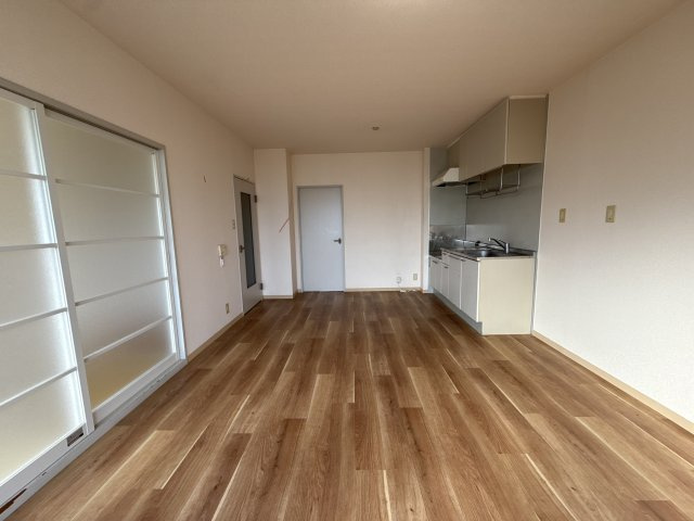 フローラル白浜Ｂ棟の居間・リビング