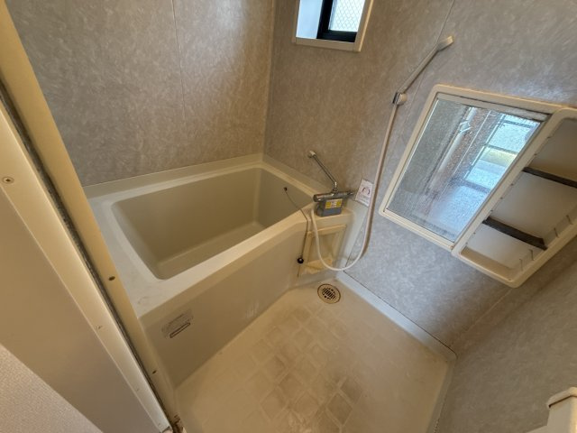 フローラル白浜Ｂ棟の浴室