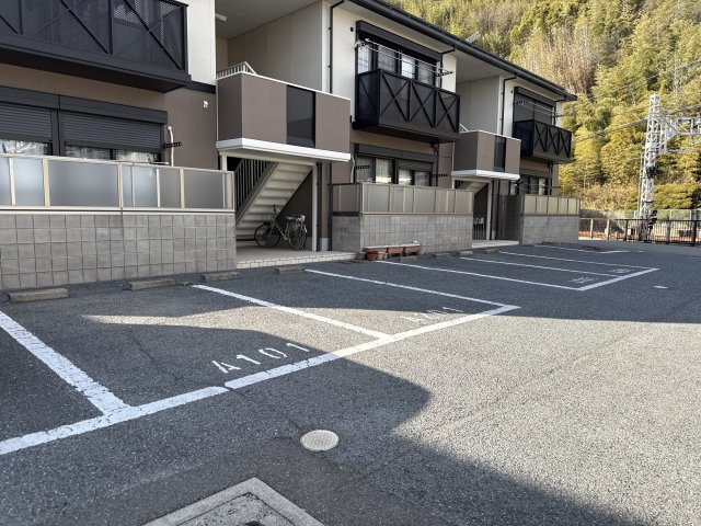 フローラル白浜Ｂ棟の駐車場