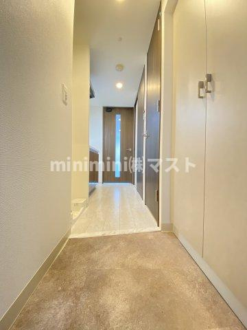 エステムコート難波VIIビヨンドの玄関