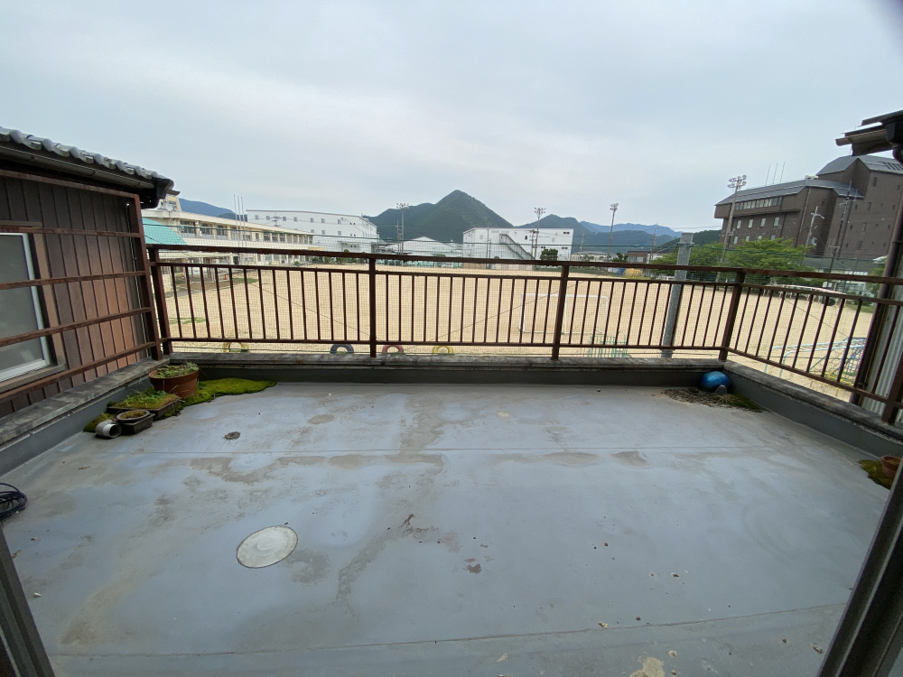 丹波市氷上町成松の店付住宅