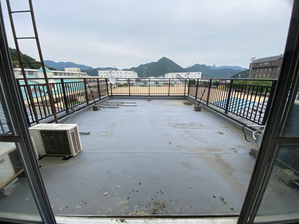 丹波市氷上町成松の店付住宅