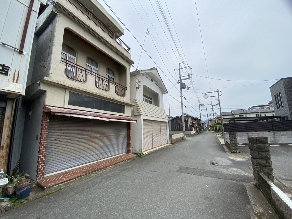丹波市氷上町成松の店付住宅