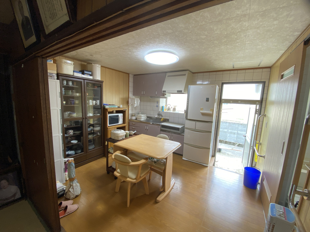 丹波市氷上町成松の店付住宅