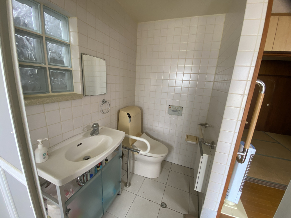 丹波市氷上町成松の店付住宅