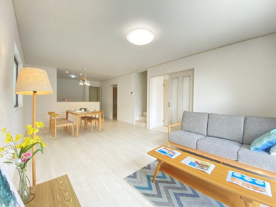 【居間・リビング】 | 八重瀬町具志頭（全5棟）C号棟 | ※同仕様写真です