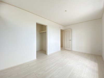 【洋室】 | 八重瀬町具志頭（全5棟）C号棟 | ※同仕様写真です