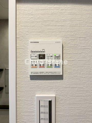 クレストコート金町の冷暖房・空調設備|【浴室乾燥機】暖房・冷風・換気・乾燥が可能です。毎日を快適に過ごせるうれしい機能が揃っています。雨の日の洗濯物も安心です。