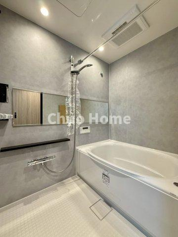 クレストコート金町の浴室|【バスルーム】暖房換気乾燥機付きシステムバスルーム。暖房・冷風・換気・乾燥など、毎日を快適に過ごせるうれしい機能が揃っています。雨の日の洗濯物も安心です。