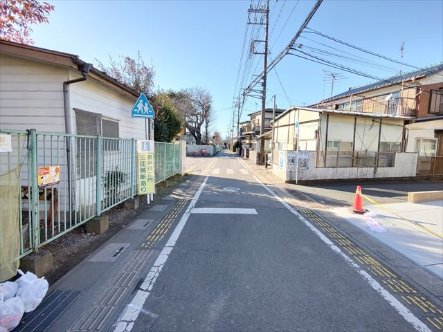 【前面道路含む現地写真】 | 川越市笠幡　全3棟　1号棟 | 都市ガス・本下水