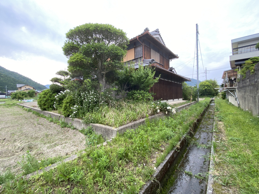 丹波市氷上町上成松の中古一戸建の外観