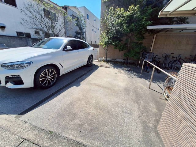 リヴァージュ湘南の駐車場