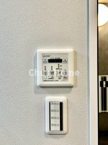 南砂キャピタルコータースの冷暖房・空調設備|【浴室乾燥機】暖房・冷風・換気・乾燥が可能です。毎日を快適に過ごせるうれしい機能が揃っています。雨の日の洗濯物も安心です。