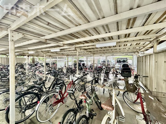 南砂キャピタルコータースの駐輪場|【自転車置き場】最新の空き状況や費用などの詳細は担当スタッフまでお問い合わせください。