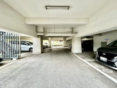 【駐車場】 | 南砂キャピタルコータース | 【敷地内駐車場】最新の空き状況や費用などの詳細は担当スタッフまでお問い合わせください。