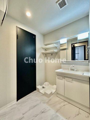 【ランドリースペース】 | 南砂キャピタルコータース | 【ランドリースペース】担当者がスケールを持ち歩いておりますので、ご見学時には現在お使いの洗濯機などがきちんと収まるかなどもチェックして下さい。見学前に測っておくと非常に便利だと思います。