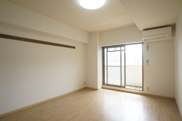 ＭＯＩビルの居間・リビング