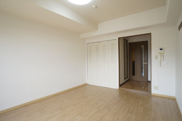 ＭＯＩビルの居間・リビング