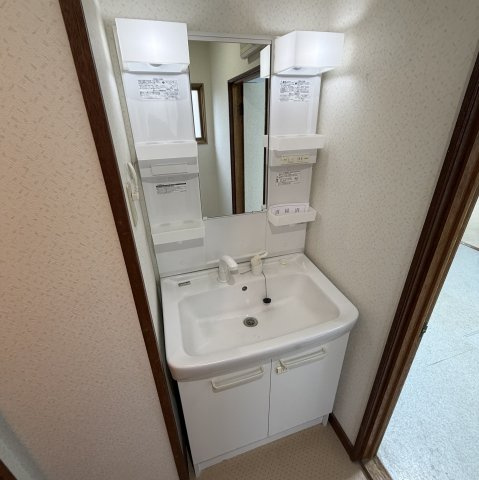 登別市柏木町1丁目29-41戸建の独立洗面台