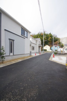 【前面道路含む現地写真】 | 【仲介手数料無料！！】川崎市麻生区王禅寺東4丁目　新築戸建て（全5棟）4号棟　5080万円