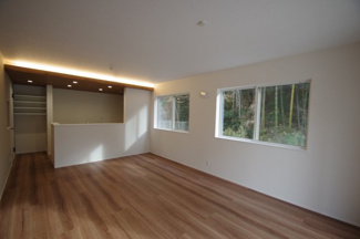 【居間・リビング】 | 【仲介手数料無料！！】川崎市麻生区王禅寺東4丁目　新築戸建て（全5棟）4号棟　5080万円 | LDK17帖