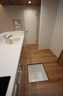 【キッチン】 | 【仲介手数料無料！！】川崎市麻生区王禅寺東4丁目　新築戸建て（全5棟）4号棟　5080万円 | 床下収納