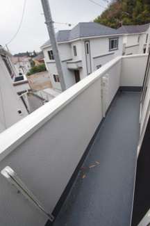 【バルコニー】 | 【仲介手数料無料！！】川崎市麻生区王禅寺東4丁目　新築戸建て（全5棟）4号棟　5080万円