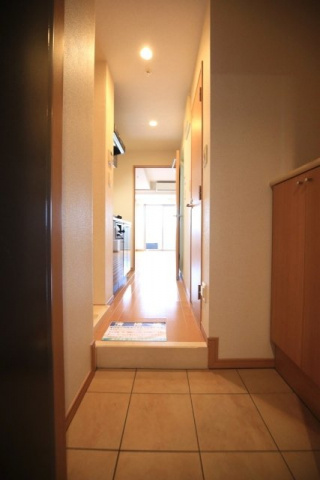 ヴェルト西大島グラーセの玄関